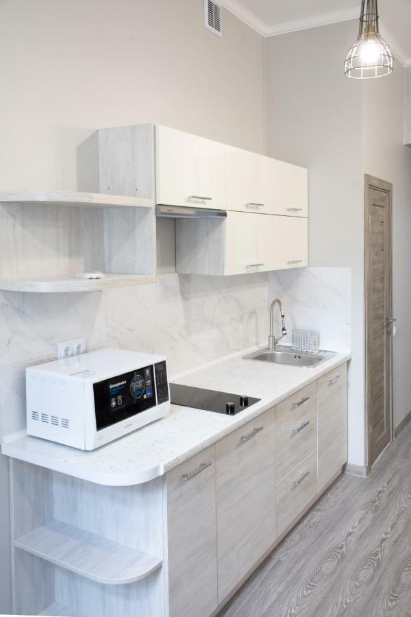 Kit Apartament Lägenhet Lviv Exteriör bild