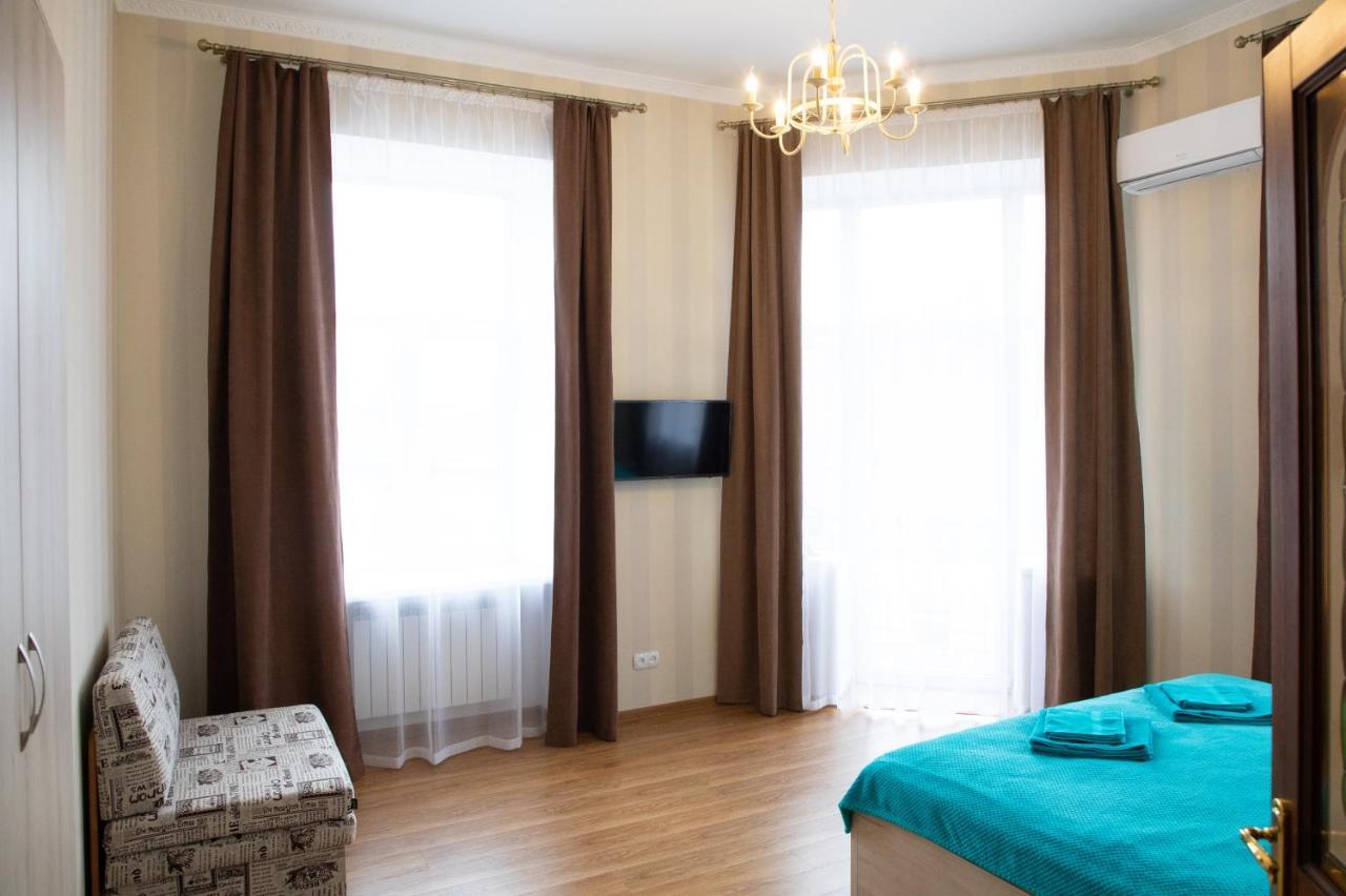 Kit Apartament Lägenhet Lviv Exteriör bild